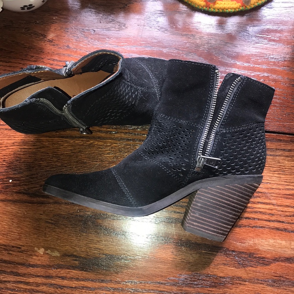 Black lucky brand booties